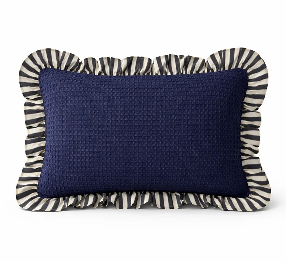 Allegria - capa de almofada retângular com babado azul marinho